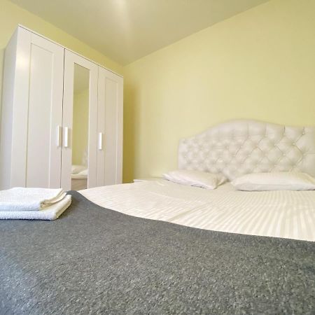 Entire New Apartment 20' From Barcelona Sabadell Extérieur photo